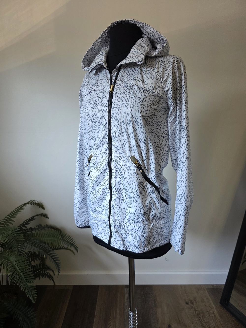 Lululemon Miss Misty II Jacket Dottie Dash White Black Size 2